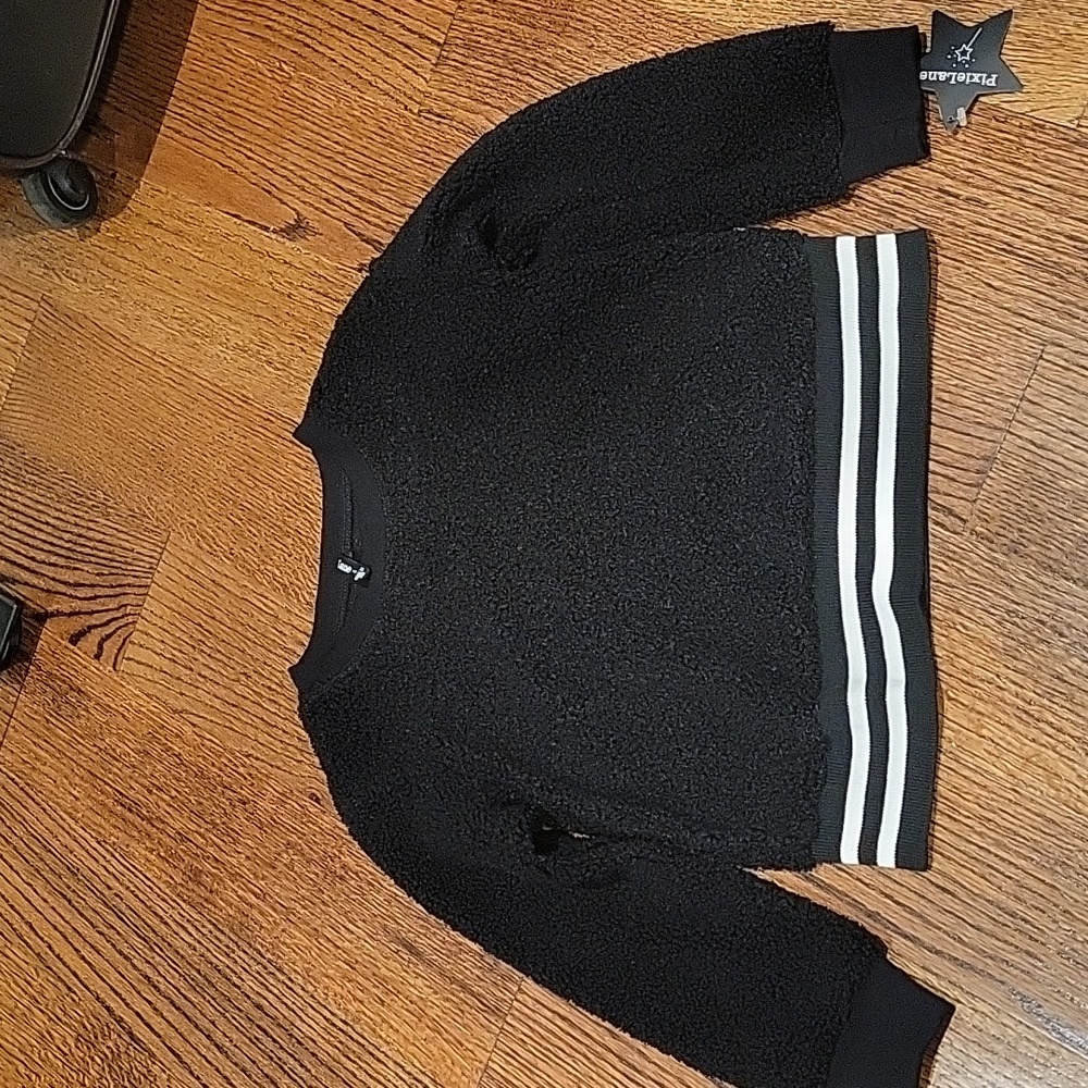 New kids black sherpa sweatshirt size 4 and 6